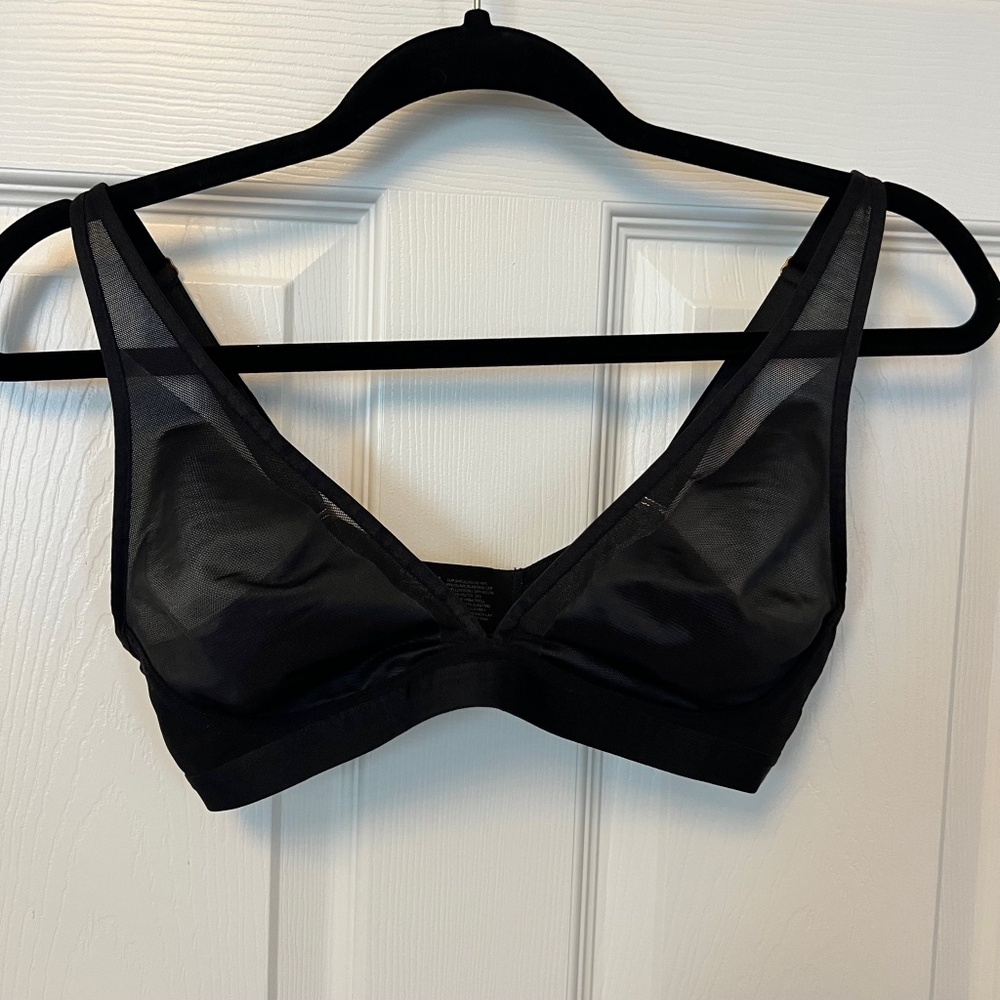 Soma Woman's Unbelievable Lift Wireless Mesh Black Bra Size 34C